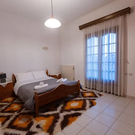 House In The Village * Tríkala