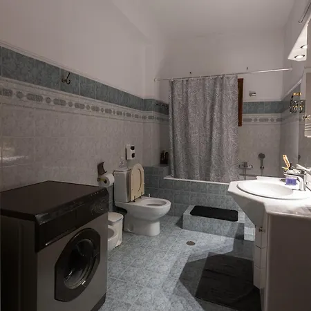 House In The Village * Tríkala