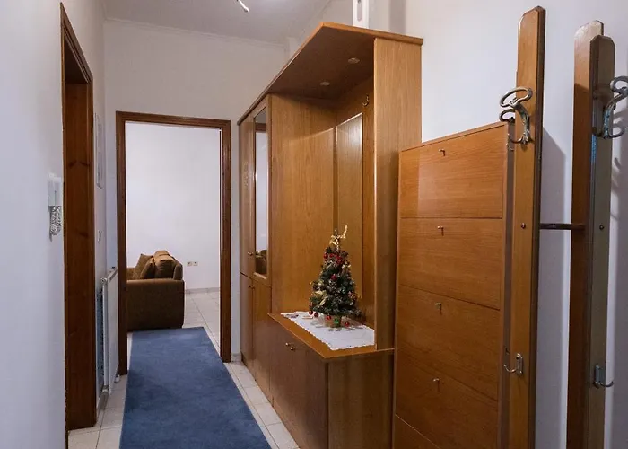 House In The Village * Tríkala