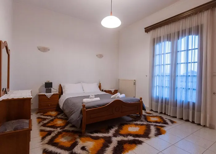 House In The Village Vakantiehuis Tríkala