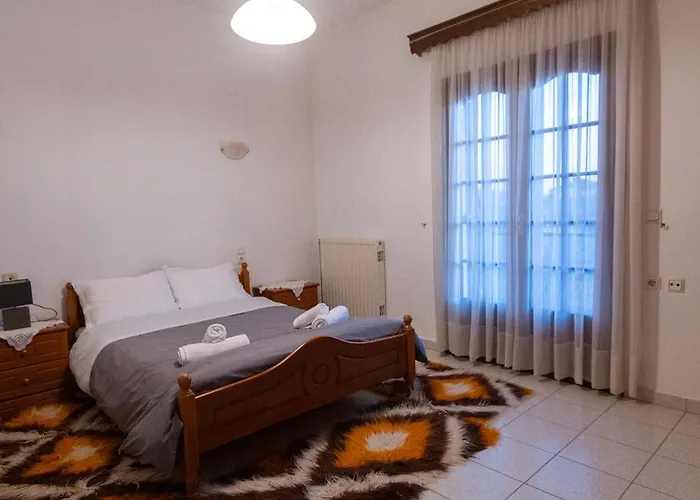 House In The Village * Tríkala