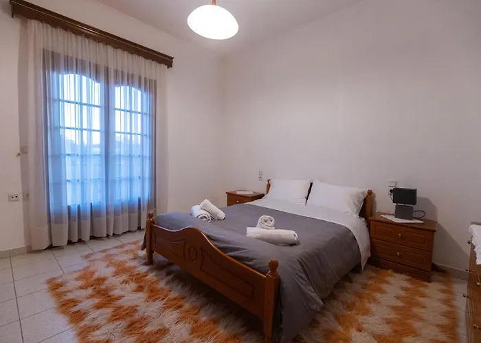 House In The Village Tríkala